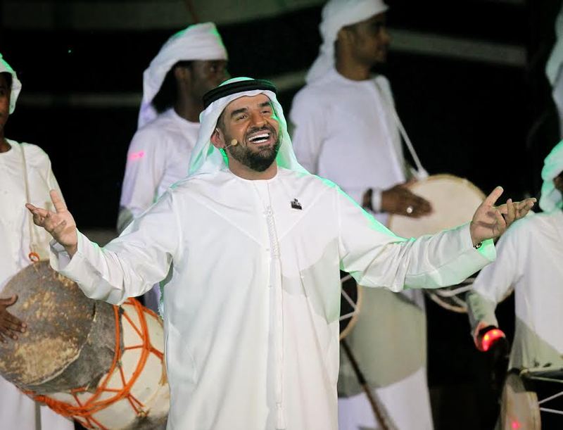 حسين الجسمي يحتفل في دبي باليوم الوطني الـ44 بأوبريت بإسم الإمارات